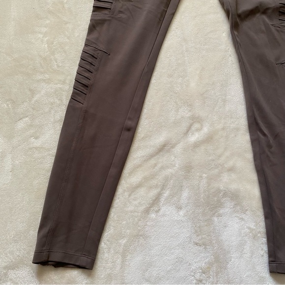 SOLD Athleta Leggings - Picture 4 of 8
